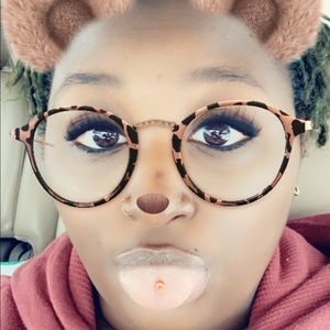 Meet your Posher, Alexus